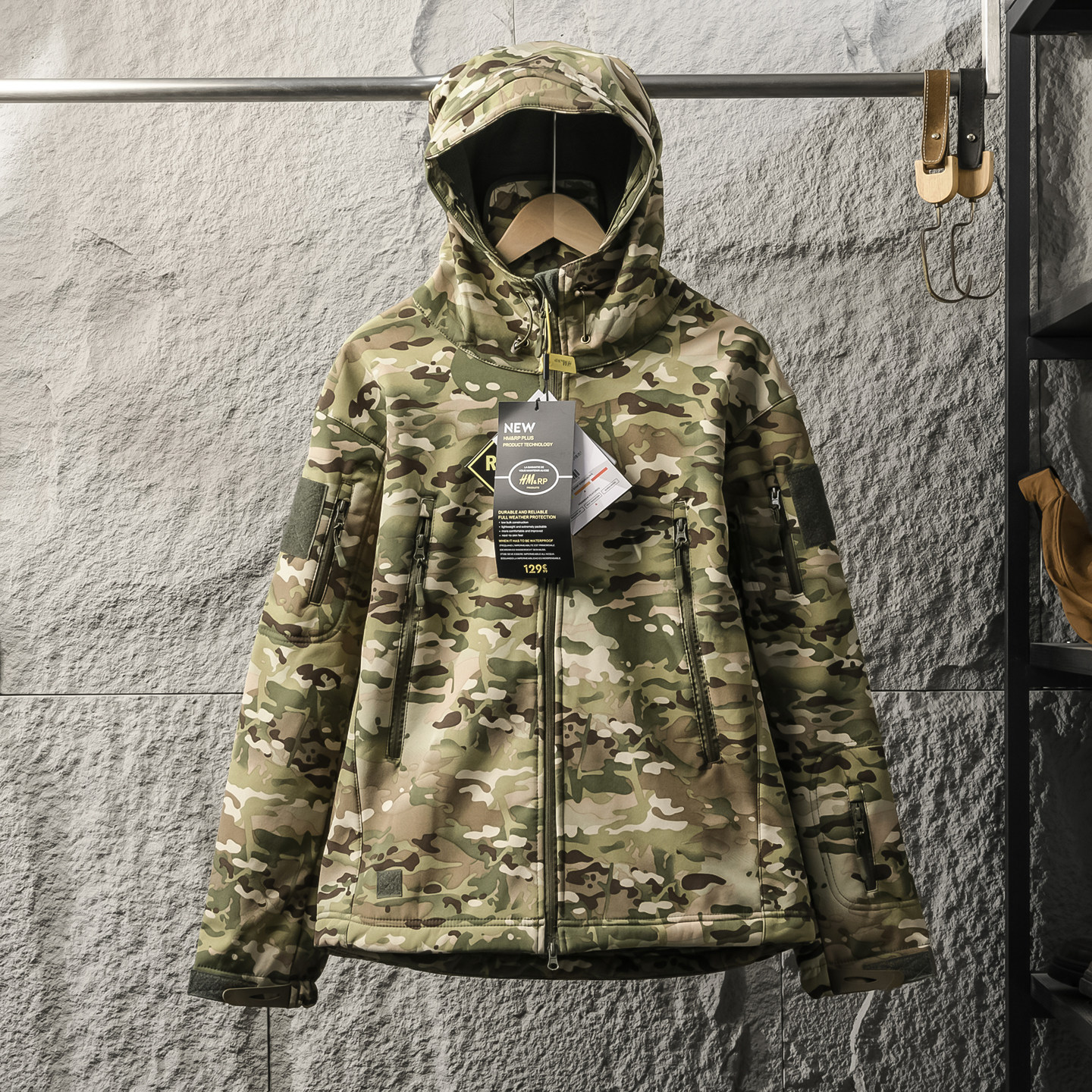 硬核户外！2025年秋冬新款男士加绒保暖防风连帽迷彩冲锋衣外套潮
