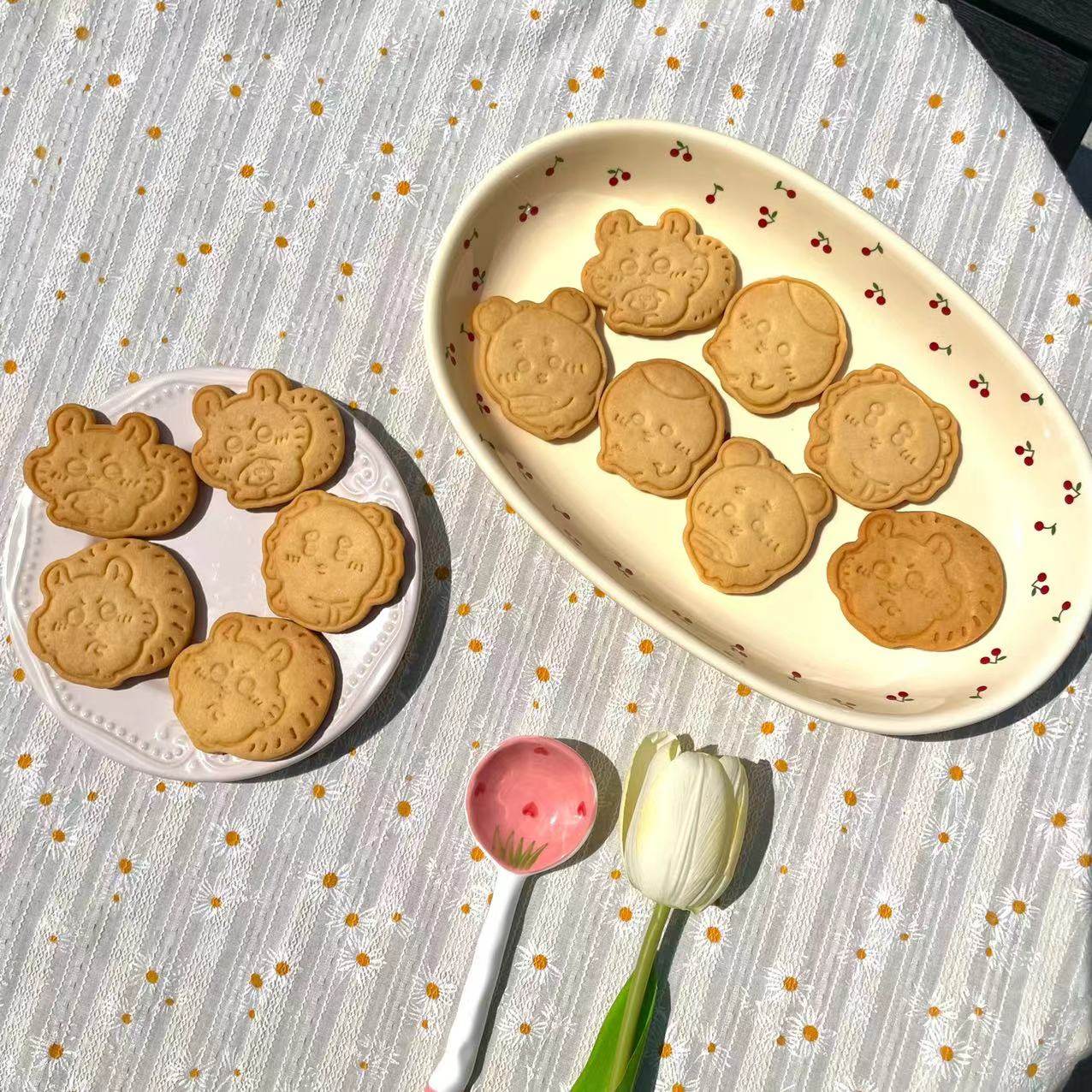 手工曲奇饼干chiikawa小伙伴飞鼠栗子馒头狮萨送闺蜜生日礼物零食