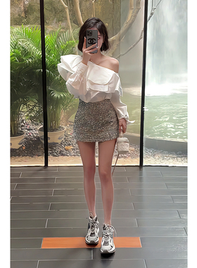 有货春夏法式荷叶边斜肩宽松露肩长袖衬衫+重工亮片包臀A字裙套装