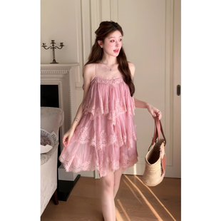 现货！海边度假粉色蕾丝拼接吊带连衣裙小个子法式甜美风蛋糕短裙