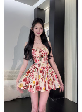 油画碎花抹胸蓬蓬短裙吊带连衣裙