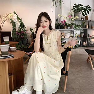 甜美碎花盘扣连衣裙女夏季2024新款收腰显瘦中长款设计感背心裙