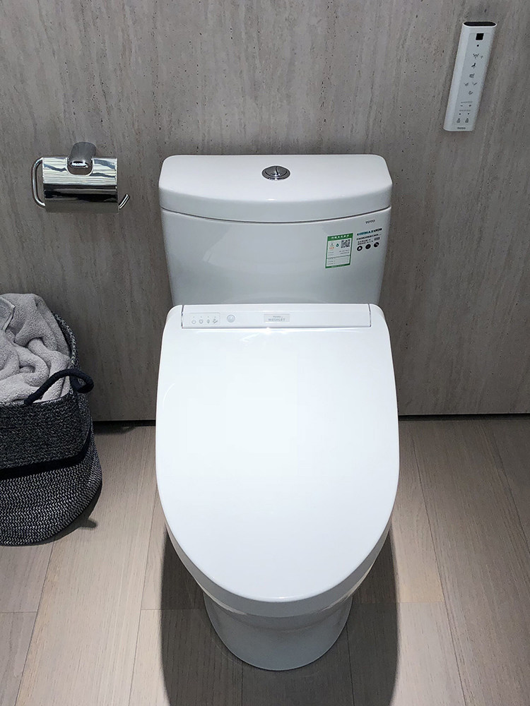 toto超漩式即热智能坐便器