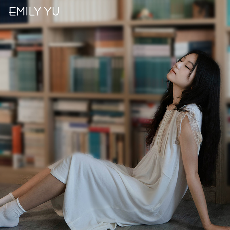 于晓丹EMILYYU牛奶棉刺绣蕾丝中长睡裙宽松居家服甜美飞袖睡衣女