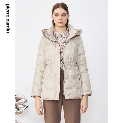 商场同款皮尔卡丹女装羽绒服冬季新款浅米色收腰连帽鸭绒外套