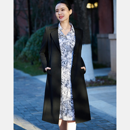皮尔卡丹女装春季黑色通勤风衣