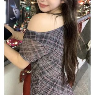 爆款法式简约风氧气一夏 美式复古不规则格子荡领大码连衣裙甜辣