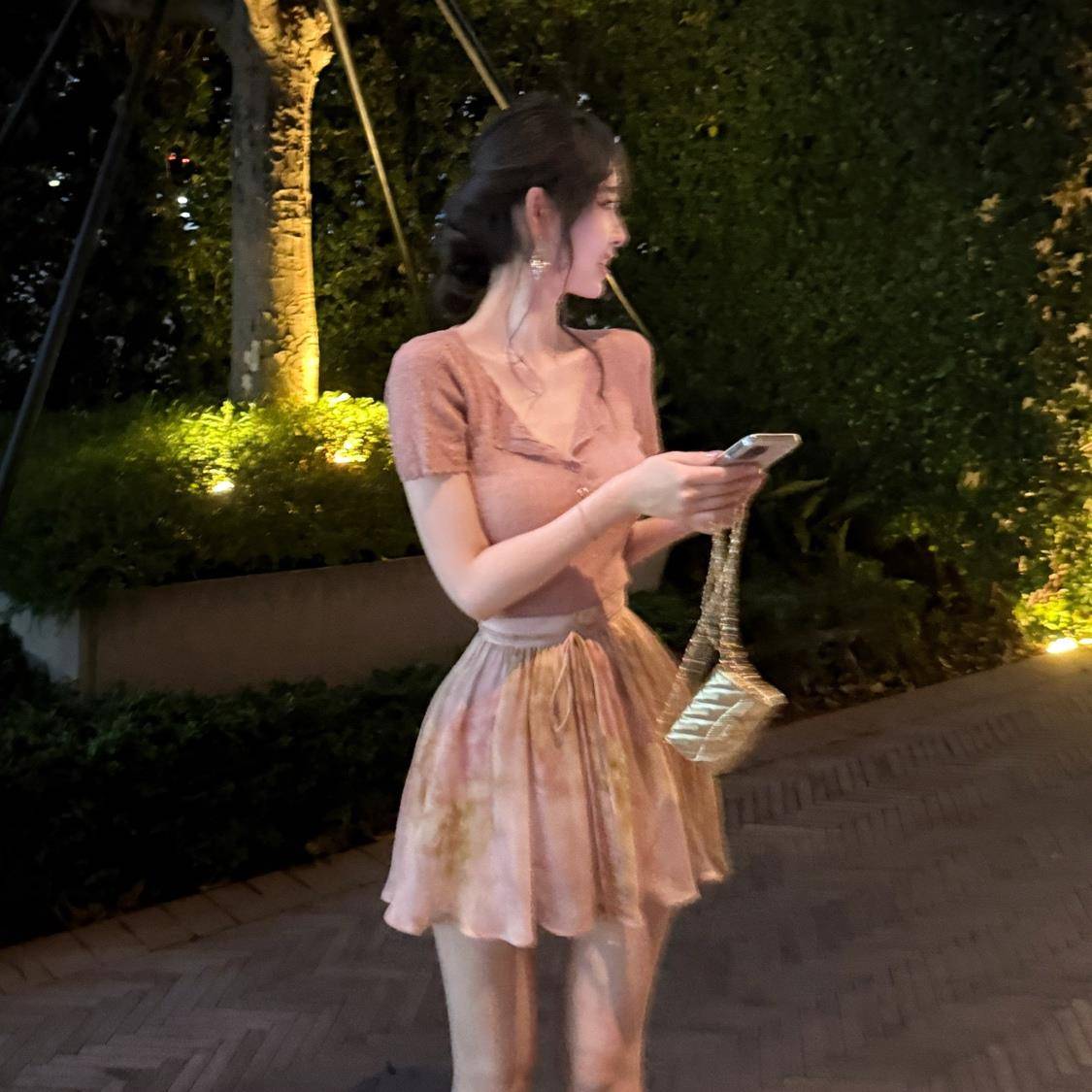 章蜜糖 坠入凡间 灵动少女温柔仙气白瘦高挑高腰超短裙短款半身裙