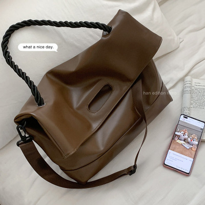 软面大容量通勤托特包斜挎包