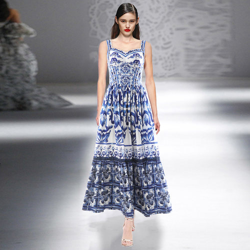 度假风青花瓷唯美吊带长裙子DIDA夏装新款收腰压褶通勤印花连衣裙