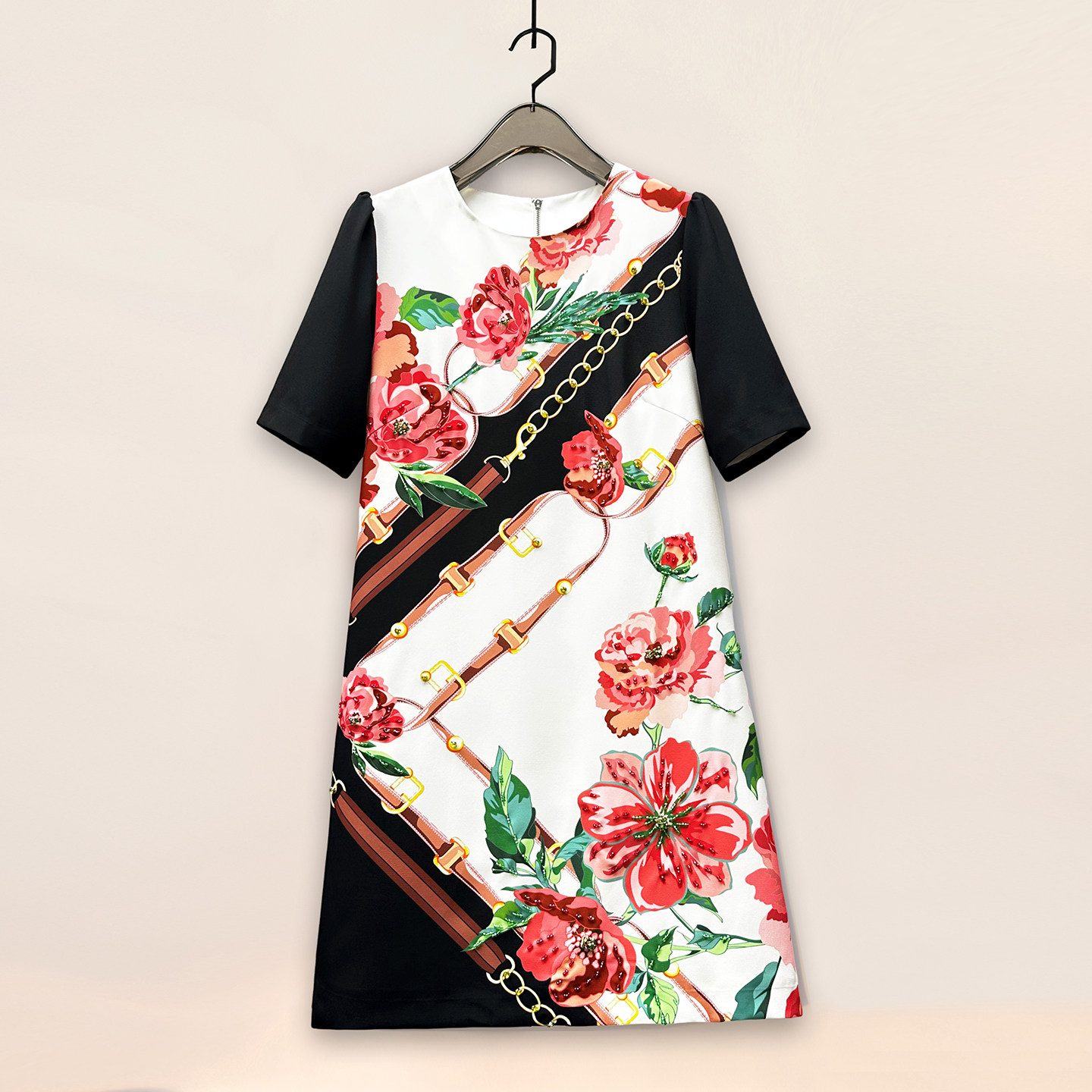 2026夏季新款女装定位时尚复古印花手工订珠圆领宽松休闲连衣裙