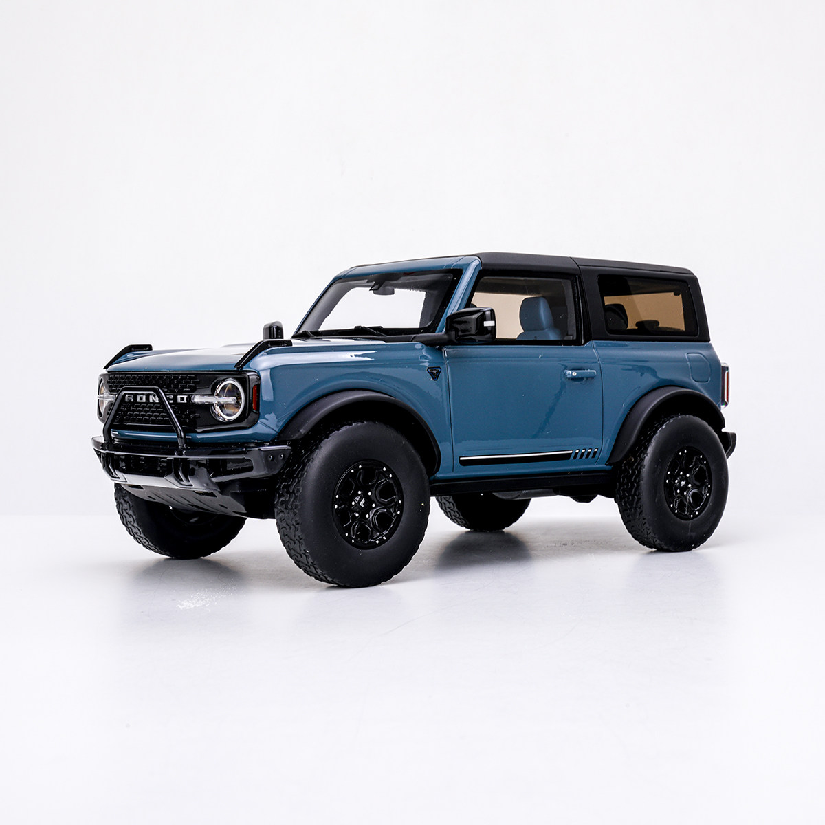 gtspirit限量版1:18蓝色2021款ford bronco 福特烈马仿真汽车模型