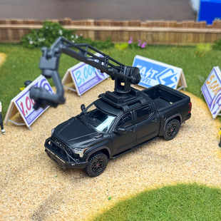 CM 1:64 丰田坦途 Tundra 摇臂摄影车 仿真合金汽车模型收藏