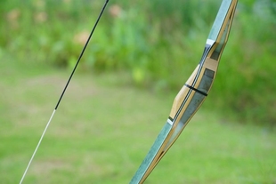 雷神传统弓 级-致- 无界 亚述弓 三角弓 射准弓 层压弓 反曲弓