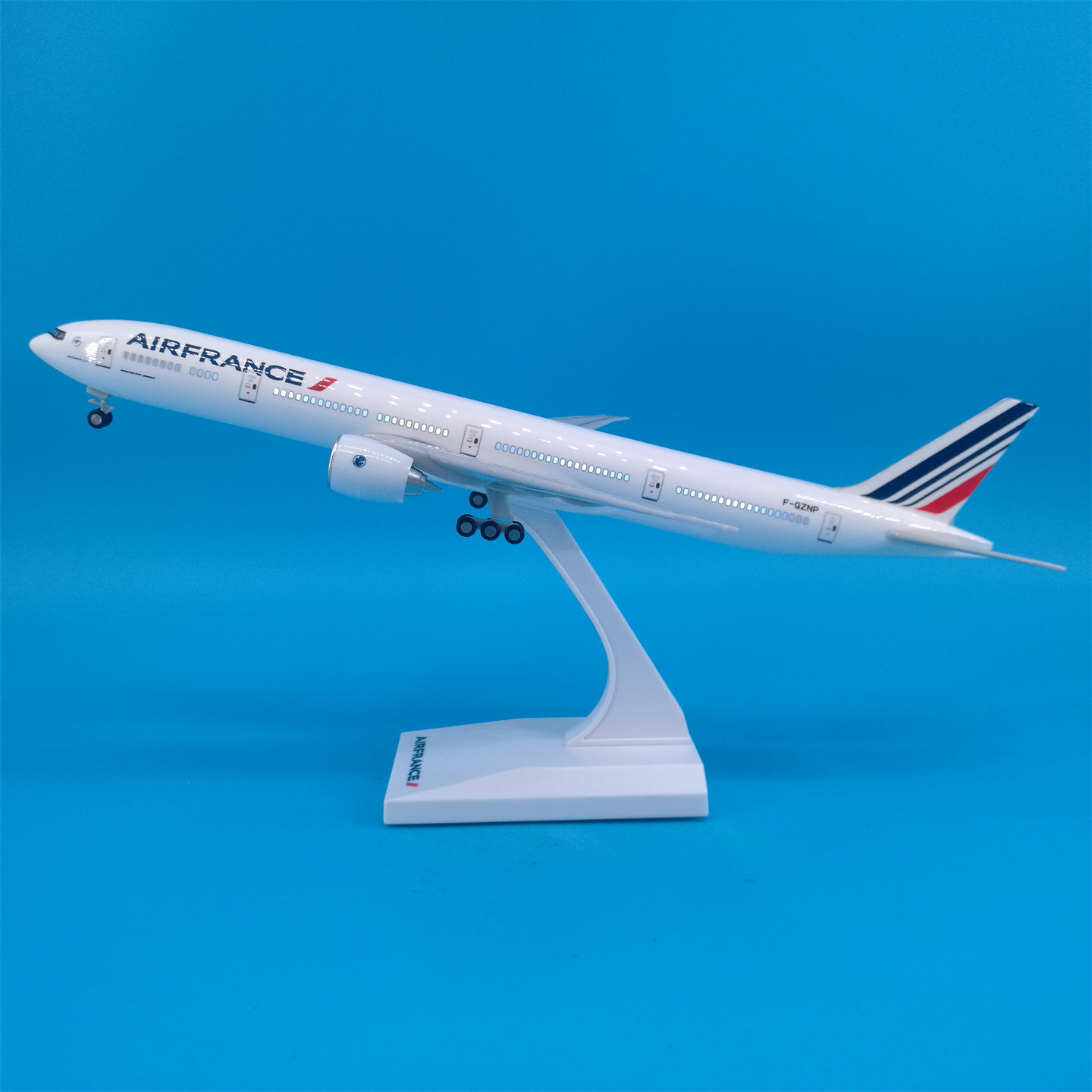 30cm法国航空波音B777仿真飞机模型摆件带起飞声浪客舱灯光起落架