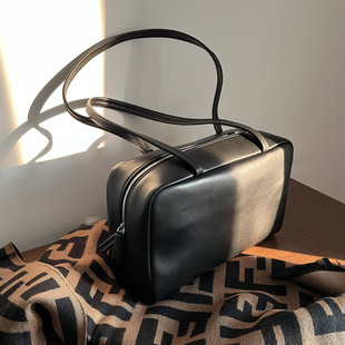 半手工 全头层牛皮ROW风医生包内里羊皮超轻简约单肩通勤包小方包