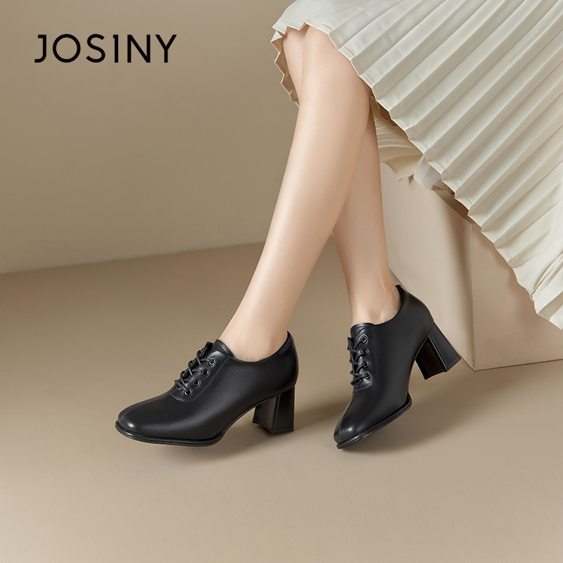 卓诗尼复古英伦风系带深口单鞋