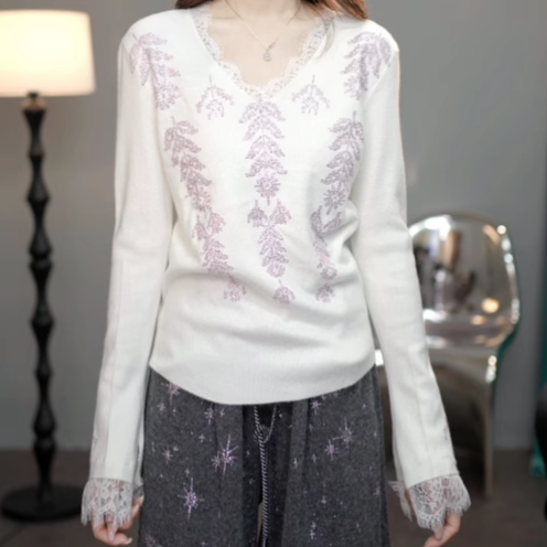 TCH时尚烫钻米色气质百搭蕾丝边V领秋冬打底针织衫女T75D09E1170