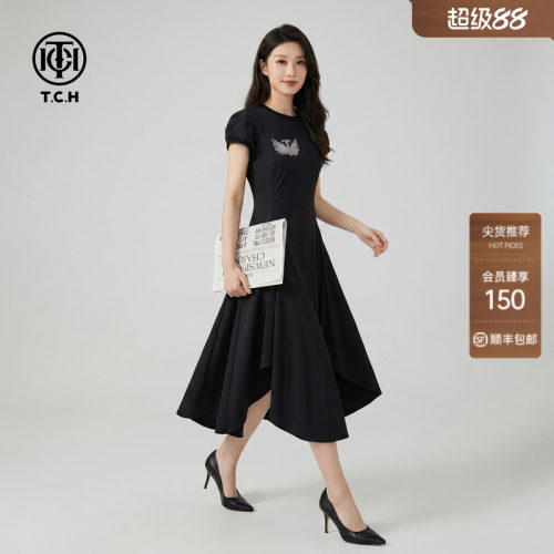 TCH烫钻黑色圆领连衣裙女2026夏季新款不规则大摆气质收腰小黑裙