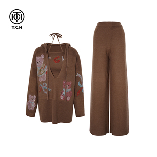 TCH百搭时尚烫钻连帽宽松毛衣女背心休闲裤针织套装冬T75D07E5029