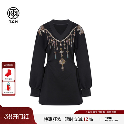 TCH25冬季新款时尚烫钻加绒V领气质显瘦长袖连衣裙女T75D30E1023