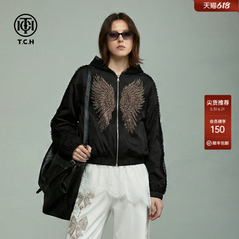 TCH烫钻翅膀蕾丝拼接连帽黑色夹克短外套女2026春新款T78A17E1003