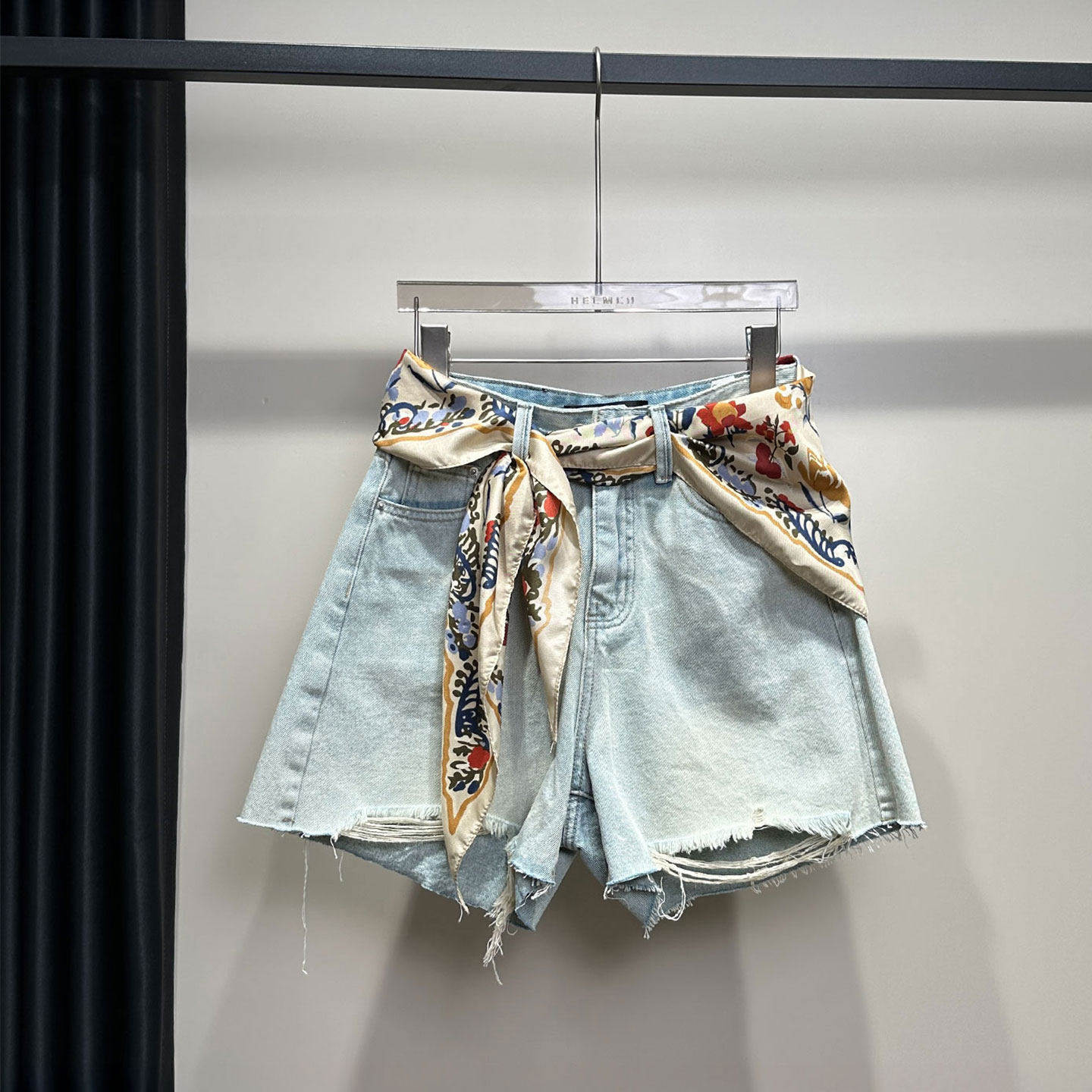 BBLY欧洲站新品HELMCH深圳南油丝巾系带水洗阔腿裤毛边牛仔短裤女
