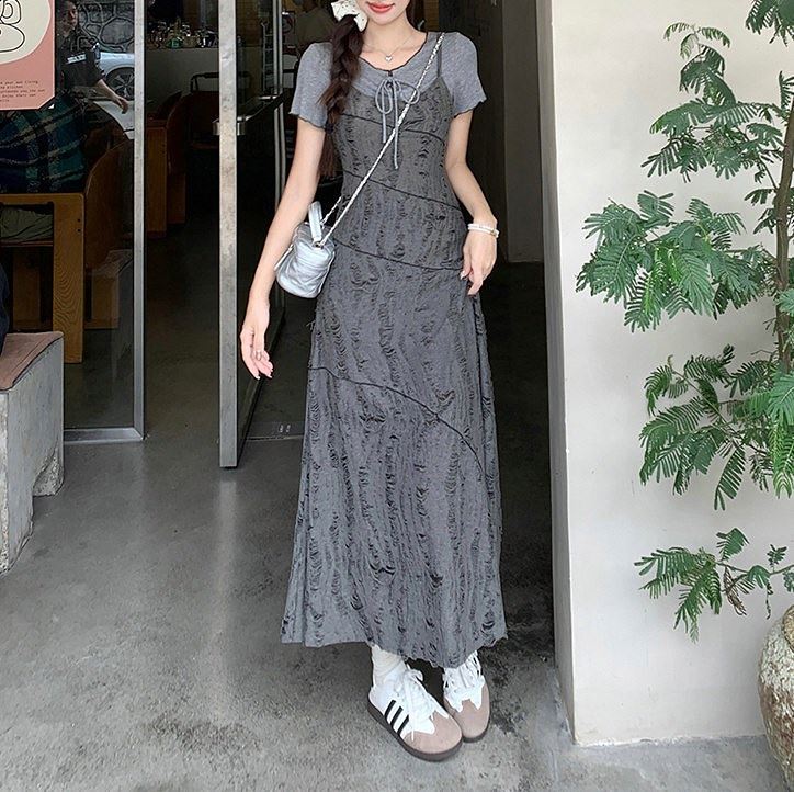 复古设计感连衣裙女夏季长裙女Av收腰瘦小个子字领吊带破洞hic