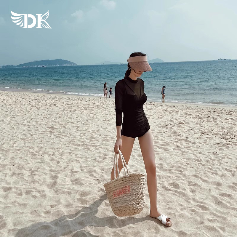 DK泳衣女2025年新款夏款海边度假游泳衣连体长袖防晒小胸聚拢泳装