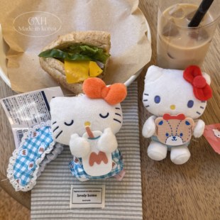 插画师联名HelloKitty公仔包挂凯蒂猫毛绒玩偶挂饰卡通KT可爱挂件