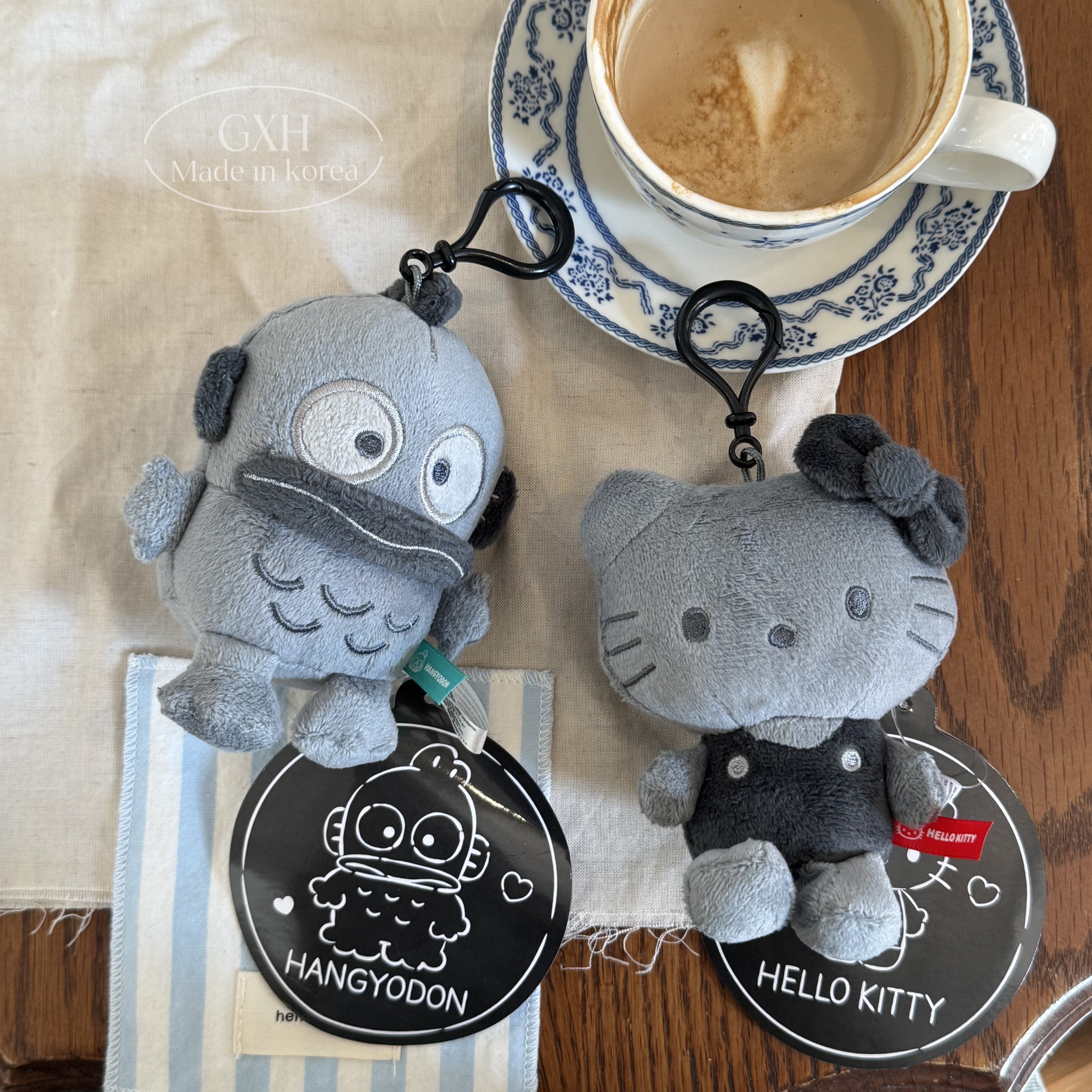 三丽鸥炭灰挂件Kitty丑鱼包挂