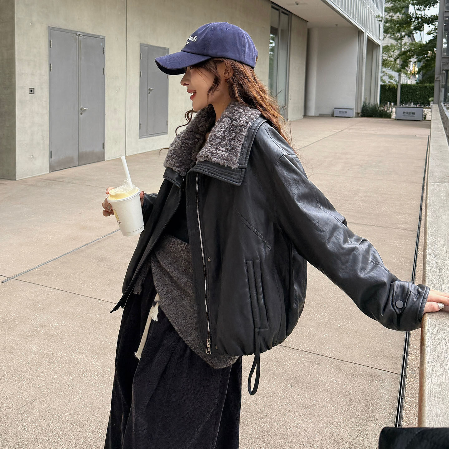 蛋白皮PU羊羔毛翻领短款皮衣羽绒服女冬季高级感免洗白鸭绒外套,女装/女士精品,羽绒服,淘宝优惠券,粉丝福利购,淘宝优惠卷