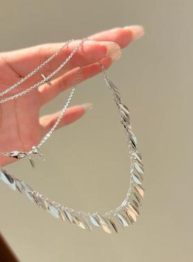 轻奢时尚波光粼粼流苏叶子项链