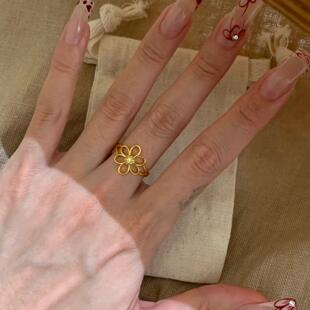 轻奢镂空小黄花戒指女简约风高级感镀黄金色精致感黄钻花朵食指戒