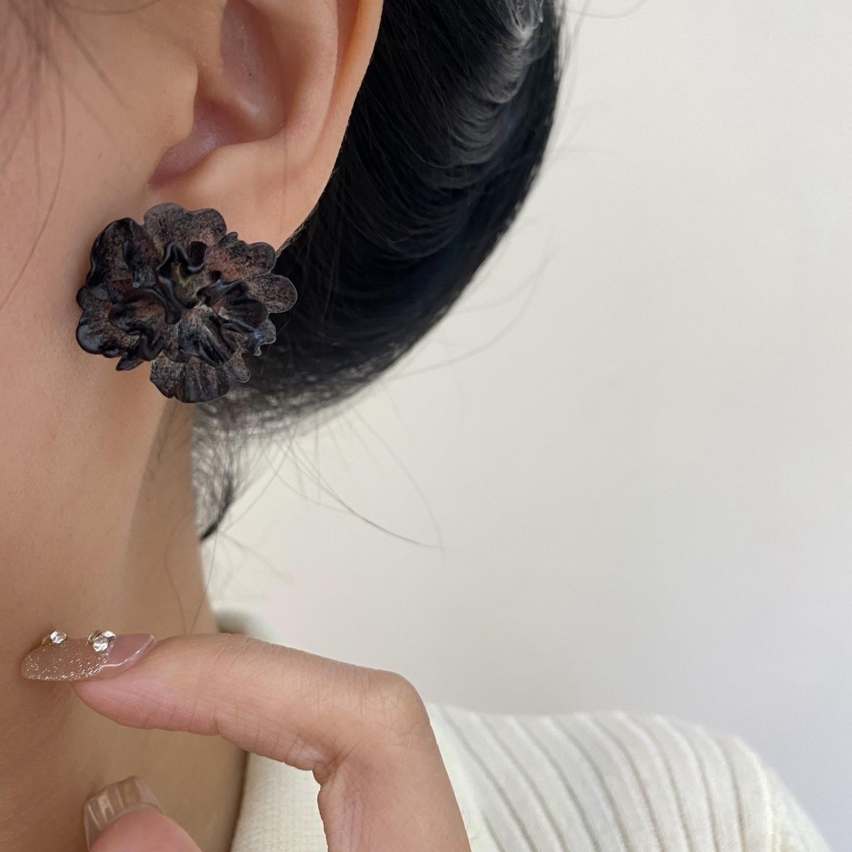 烟雨耳钉简约百搭灰黑色花朵森系时尚国潮风夸张耳环无耳洞耳夹