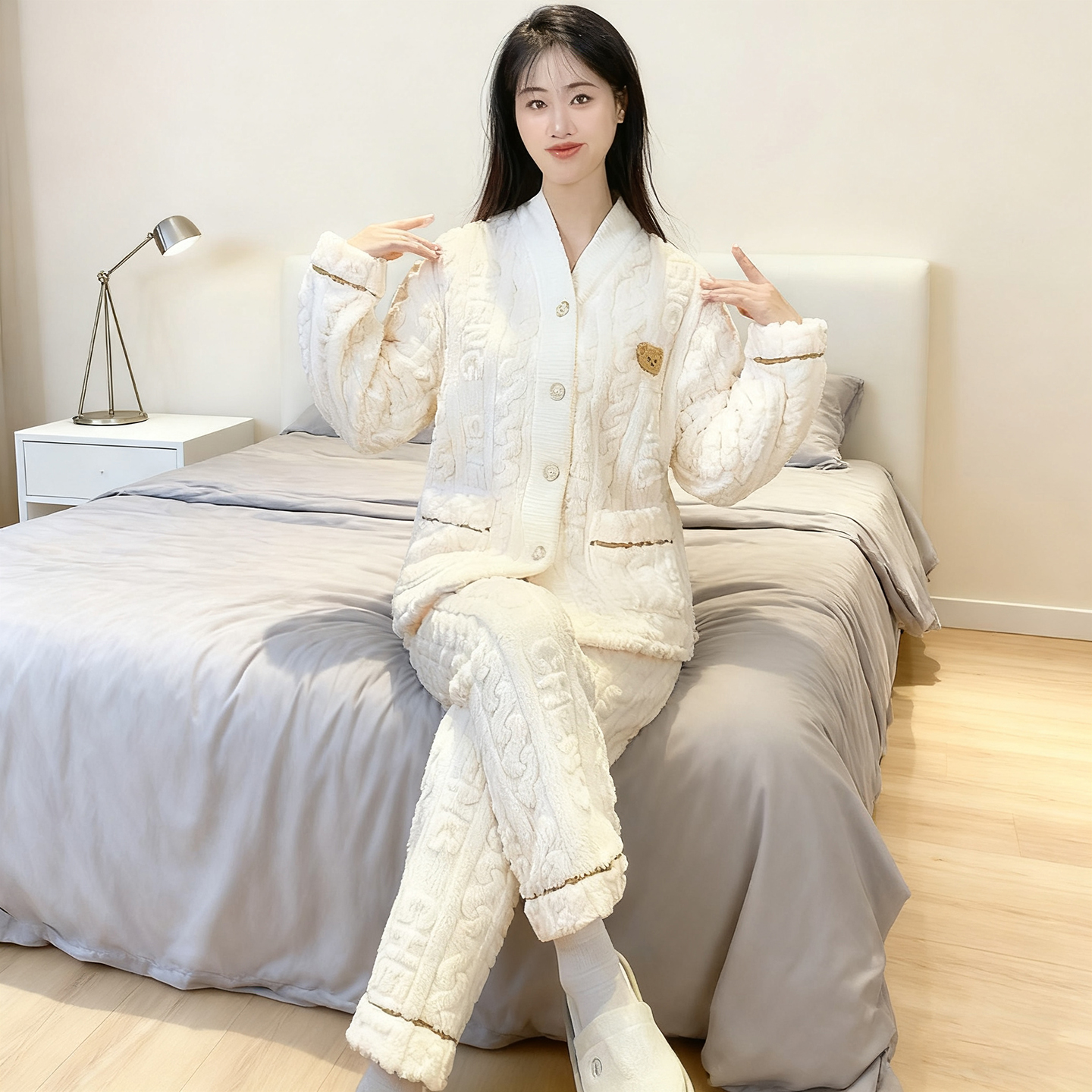 冬季睡衣秋冬款女士法兰绒珊瑚绒长袖加绒牛奶绒可外穿家居服套装