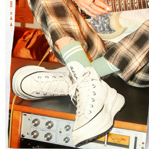 匡威厚底运动鞋Converse