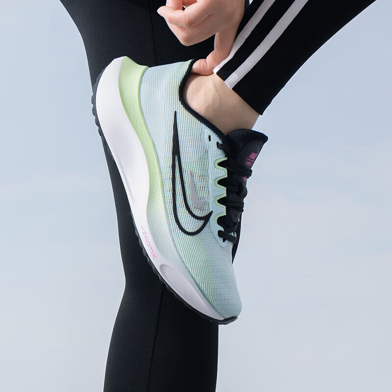 Nike/耐克女鞋运动跑步鞋