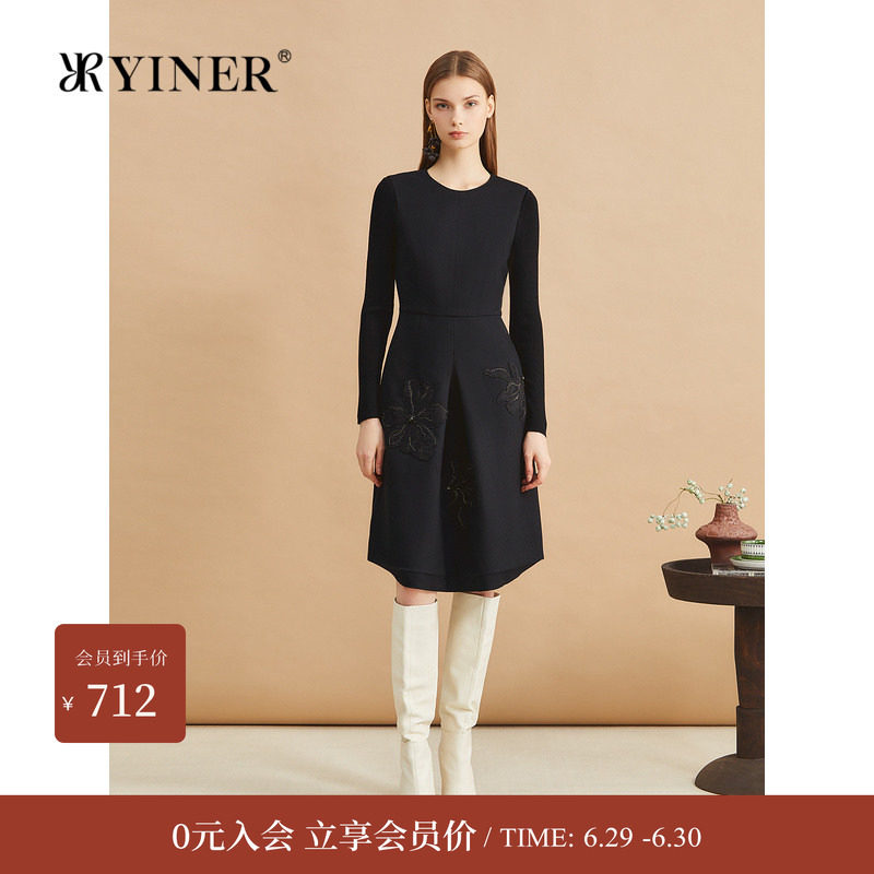 【木兰花系列】YINER音儿女装冬时尚美丽诺羊毛绣花小黑裙连衣裙 - 实物图