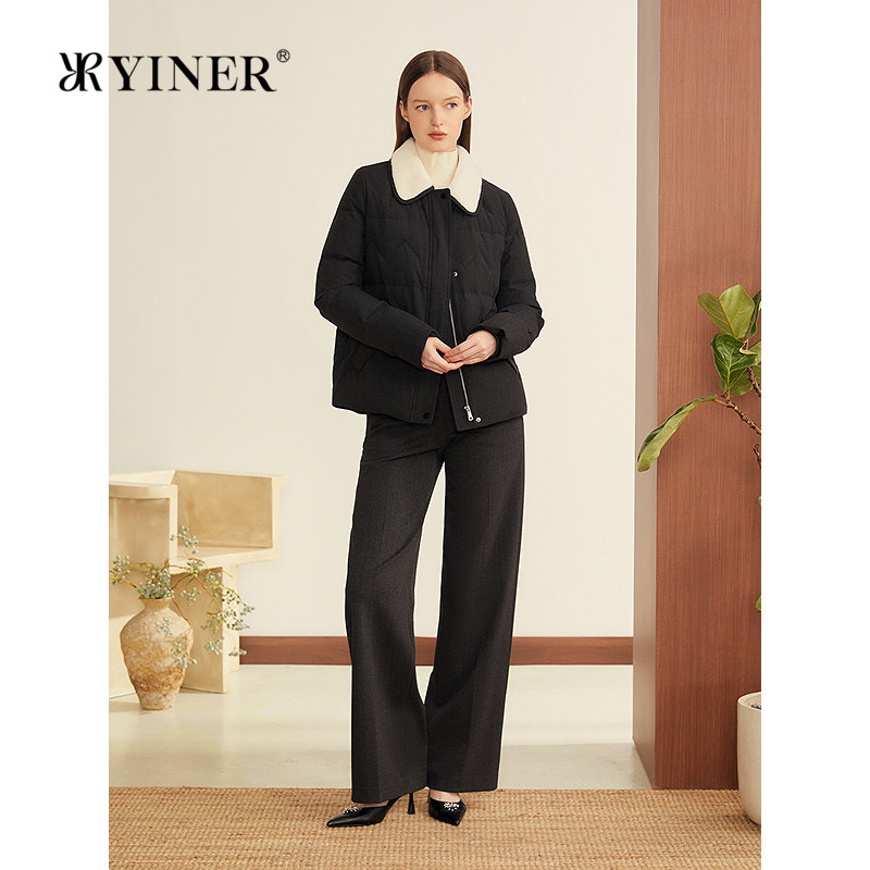 YINER音儿冬季新款巴恩风撞色翻领拼接毛领短款鹅绒羽绒服