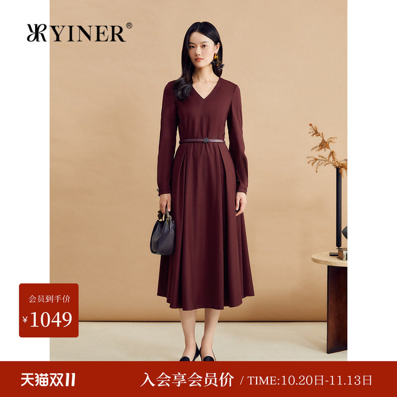 YINER音儿女装冬季时尚法式微醺感V领丝光羊毛混纺连衣裙