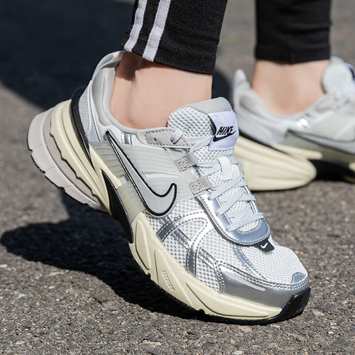 Nike耐克女鞋V2K RUN白银 复古厚底老爹鞋网面透气跑步鞋男FD0736
