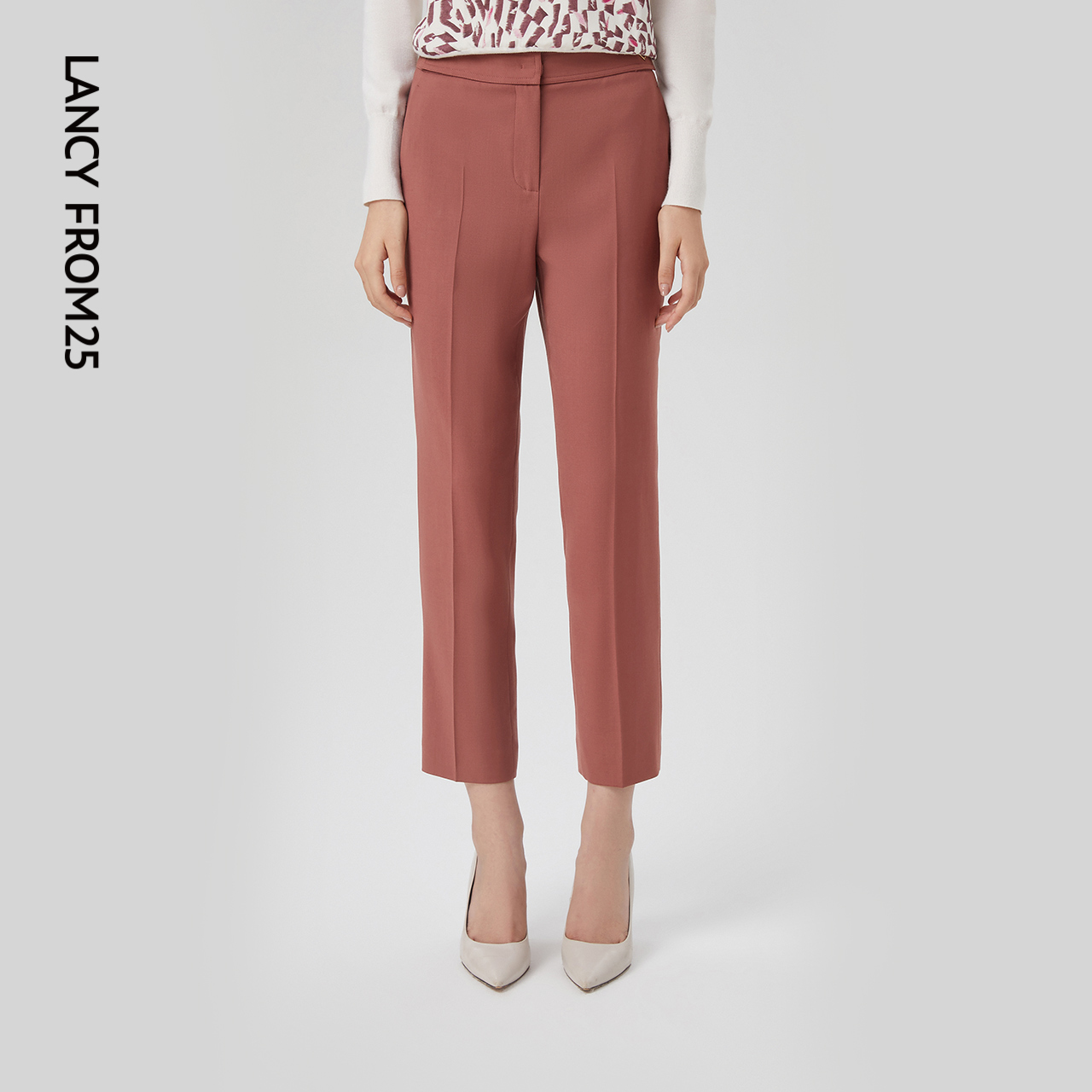 设计感腰头 直筒裤型 高腰设计