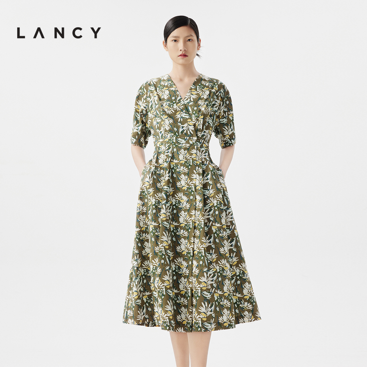 碎花图案 优雅V领 腰部捏褶