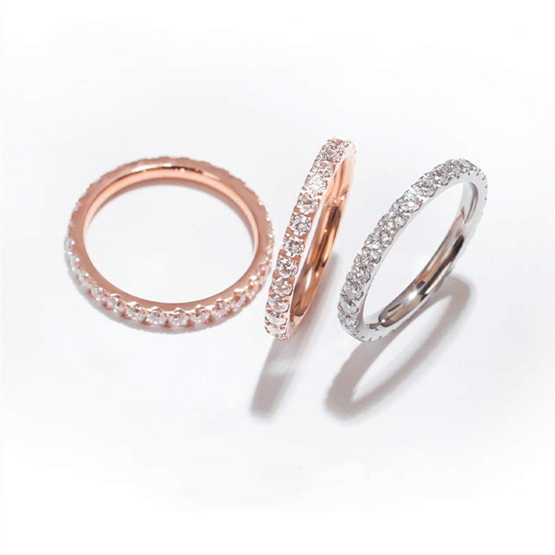 D色莫桑石群镶满钻排戒