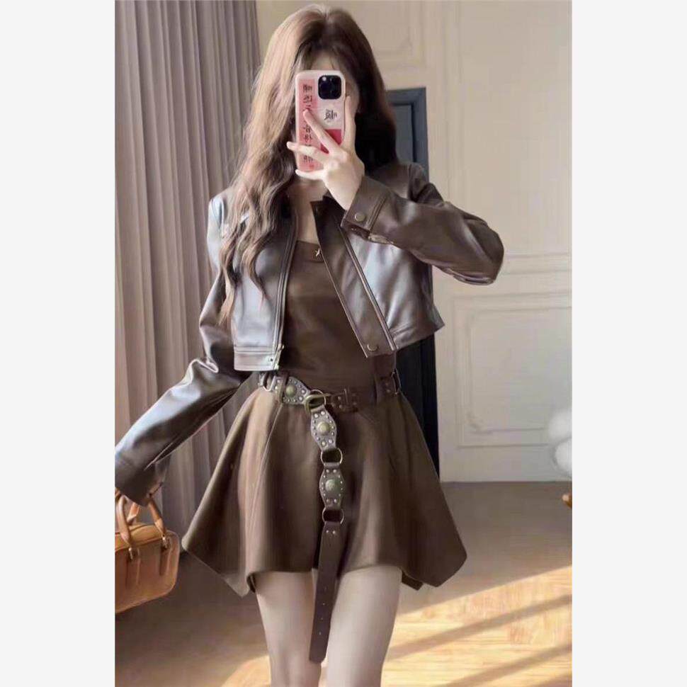 辣妹吊带连衣裙短款皮衣两件套装穿的服装别致大方大尺码多巴胺女
