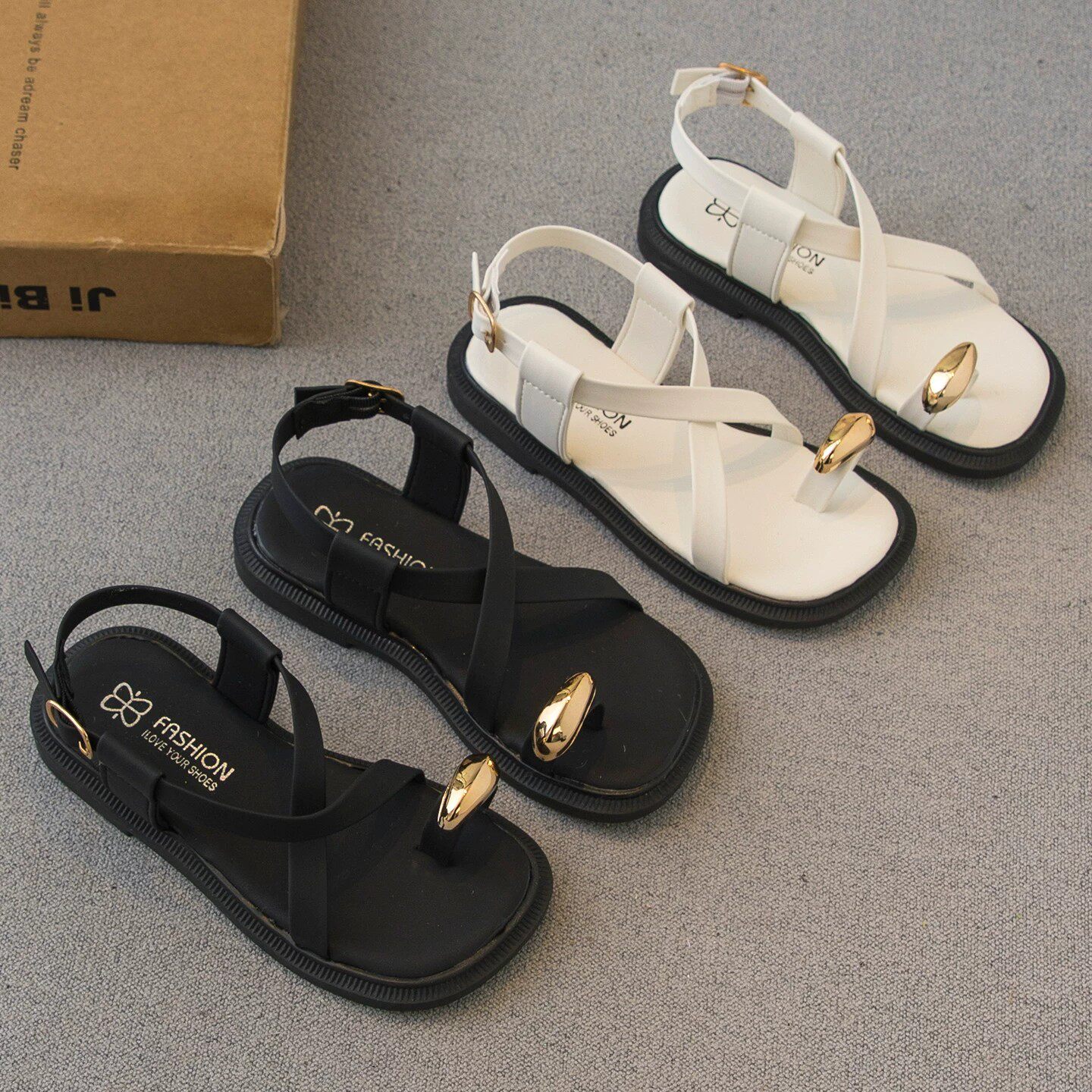 法国Uamtor女童凉鞋夹趾2