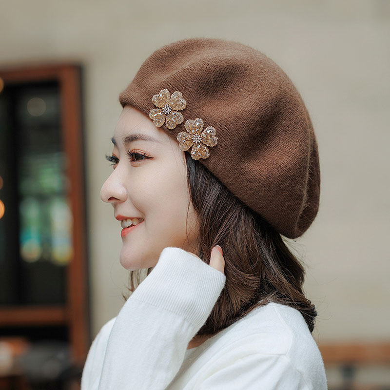 浣熊绒毛线针织贝雷帽女秋冬水钻画家帽百搭大头围显脸小兔毛帽子