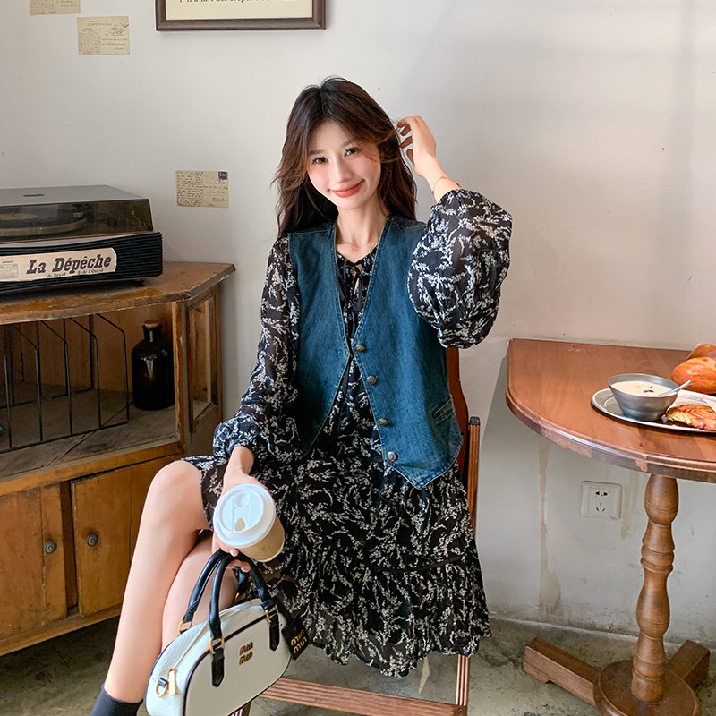 2024新款现货黑白配碎花裙牛仔马甲套装学院风减龄初秋连衣裙女装