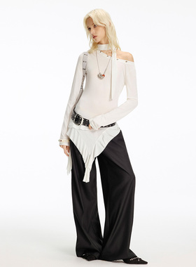 USS性感斜肩上衣女秋白色露肩领口系带金属扣饰不规则下摆长袖T恤